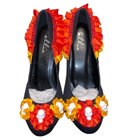 NWOB Ellie Skull Flower Costume Pumps Size 7 - Picture 8 of 12